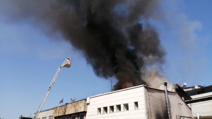 Rize'de korkutan çatı yangını
