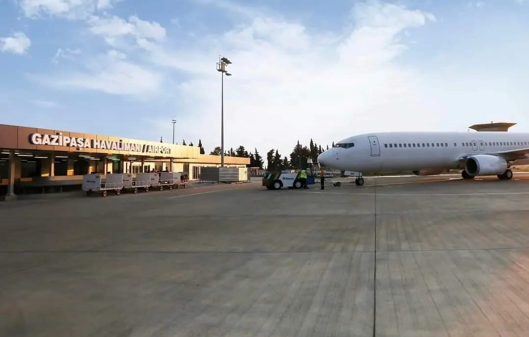 Gazipaşa Havalimanı’nı nisan ayında 52 bin 574 yolcu kullandı

