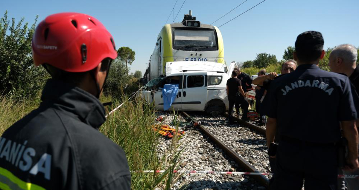 Manisa’da trenin çarptığı aracın sürücüsü Şükrü Sever hayatını kaybetti